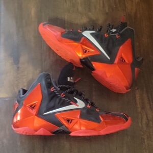 Nike LeBron XI